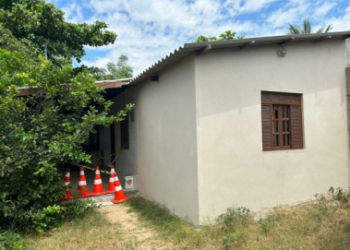 Jovem acusado de matar adolescente de 17 anos e esfaquear namorado da vítima em SJB vai a júri popular nesta quinta-feira