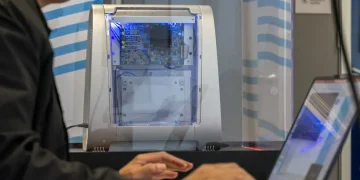 Novo computador quântico educacional passa a ser usado no Senai