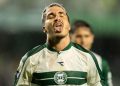 Coritiba pode perder de graça o líder de assistências do Brasileirão