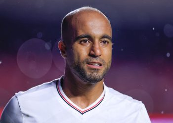 Lucas Moura cita Athletico e lembra gol marcante contra o Coritiba