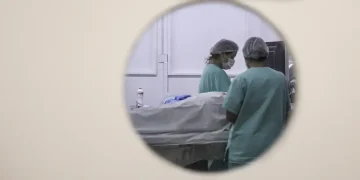 Câncer: estudo alerta para riscos de melanoma fora da pele