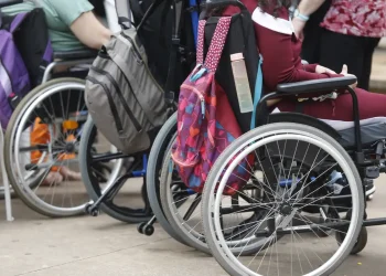 Analfabetismo entre jovens e adultos com deficiência é 12 vezes maior