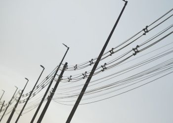 Operação em ferros-velhos quer reduzir furto de fios de cobre no Rio