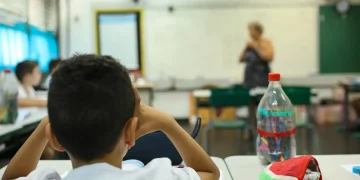 Investimento por aluno no Brasil é de 1/3 da média dos países da OCDE