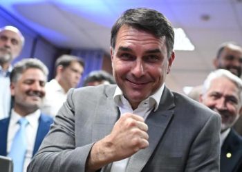 FLÁVIO AMPLIA ALIANÇAS E CHEGA AO SEGUNDO TURNO COM APOIO DE QUATRO PARTIDOS