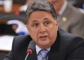 ANTHONY GAROTINHO DENUNCIA PERSEGUIÇÃO POLÍTICA E PROMETE REVELAR DETALHES DE SUPOSTO ESQUEMA NO RIO. ASSISTA AO VÍDEO!