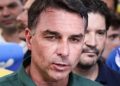 FLÁVIO BOLSONARO DEFENDE FIM DA ESCALA 6X1 E PROMETE VOTAR A FAVOR DA MUDANÇA. ASSISTA AO VÍDEO!
