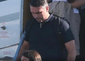 FLÁVIO BOLSONARO ENVIA CARTA À IMPRENSA E SE DECLARA “VERDADEIRO PRESIDENTE ELEITO” DO BRASIL
