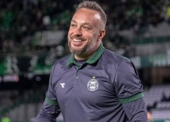 Guila Bossle: Conheça quem é o técnico interino do Coritiba