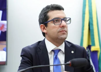 Deputado federal do Rio volta a ser alvo da PF em investigação sobre programa de castração de animais