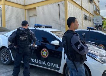 Operação no RJ mira esquema de cooperação de PMs com Comando Vermelho