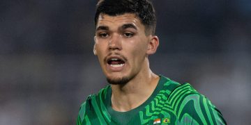 Ex-goleiro da seleção deixa Morisco de fora ao apontar futuro do gol brasileiro