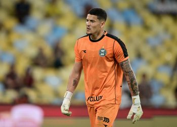 Coritiba: Seabra comenta por que Pedro Morisco foi poupado contra o Fluminense e isenta substituto