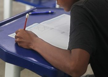 Alunos e professores participam hoje de Olimpíada de Matemática